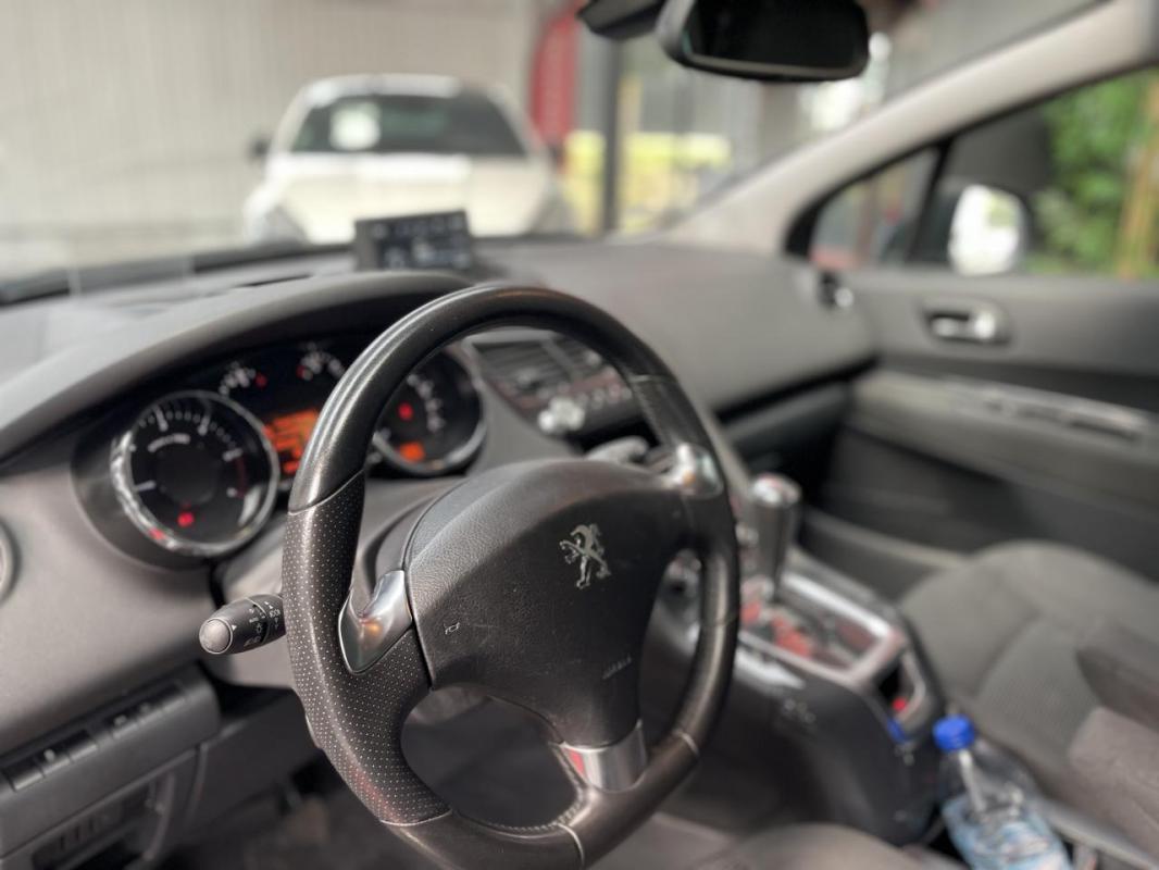 Peugeot 5008 - 1.6 hdi 120 CH BV EAT6 ALLURE - GARANTIE 6 MOIS