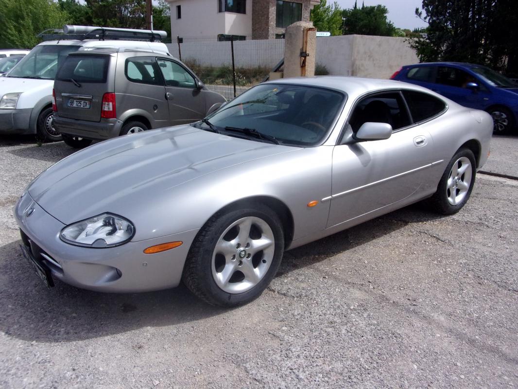 JAGUAR XK8 - COUPÉ 4,0 V8 BVA 3PTES (2001)