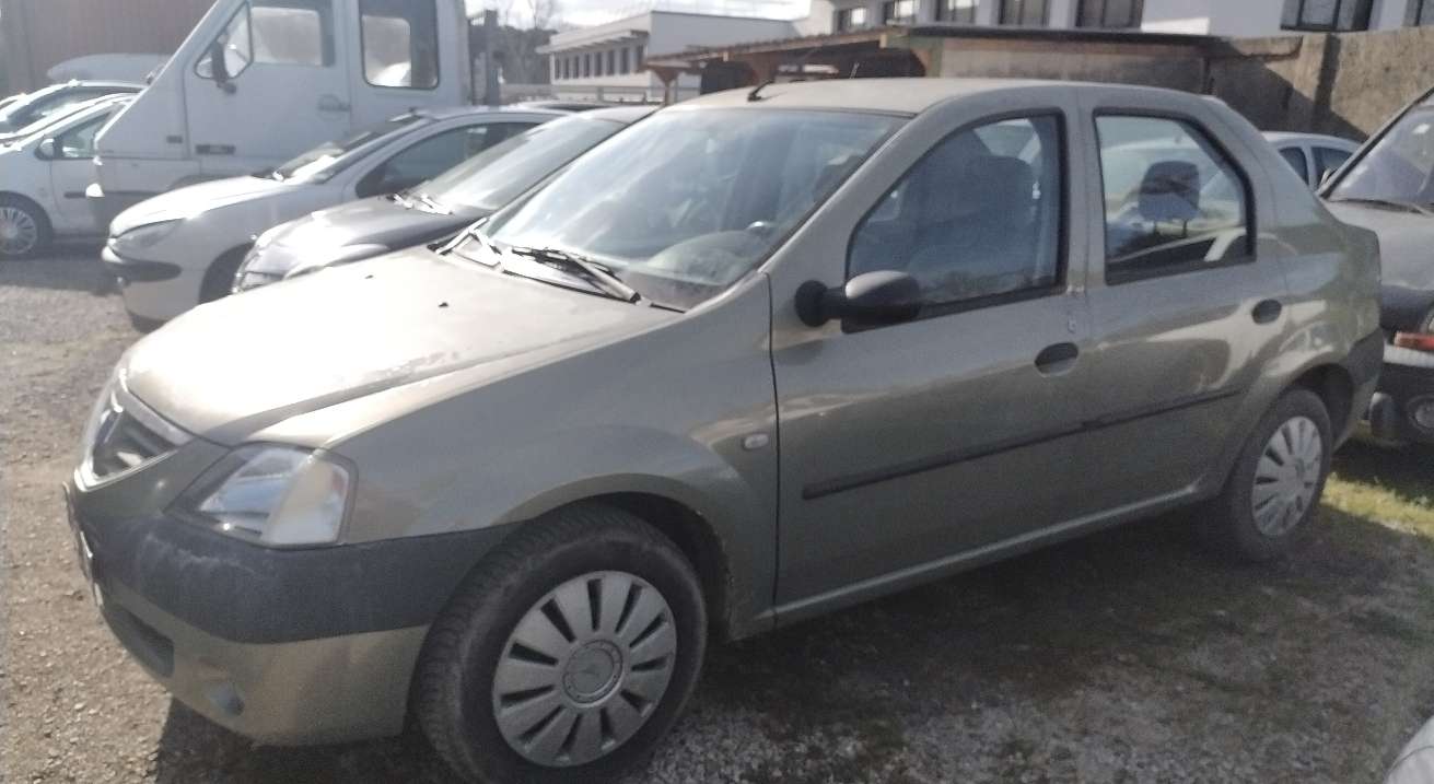 DACIA LOGAN - 1,5 DCI LAURÉATE PACK CLIM 70CV (2007)