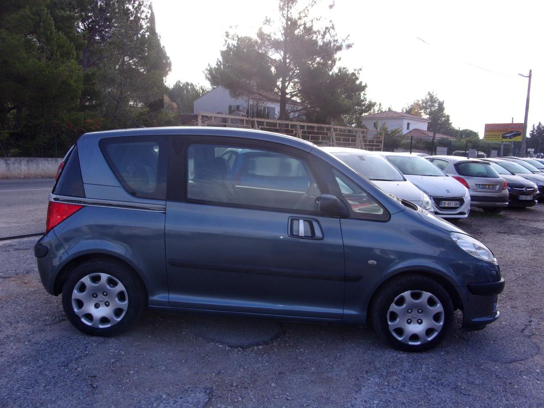 PEUGEOT 1007 - 1,6 16V TRONIC DOLCE BOITE AUTO (2005)