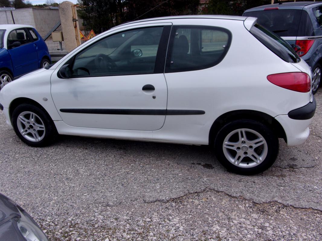PEUGEOT 206 - 1,4 HDI XLINE (2003)