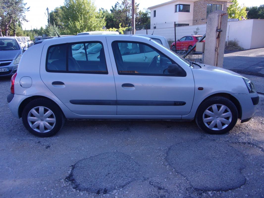 Renault Clio - II 1.2l 16V PACK CLIM 5 Portes