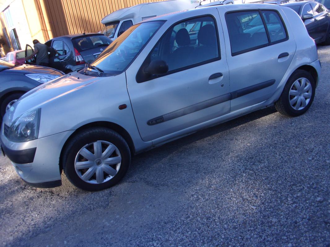 Renault Clio - II 1.2l 16V PACK CLIM 5 Portes
