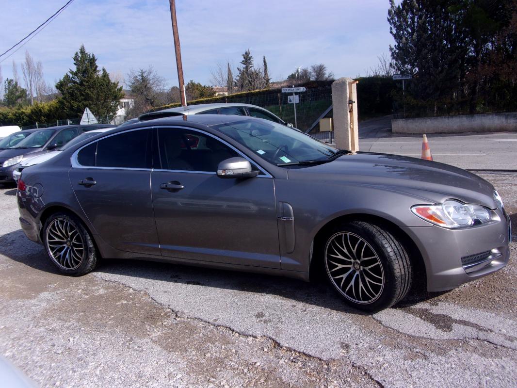 Jaguar XF - 2.7 V6D BI-TURBO luxe premium boite auto