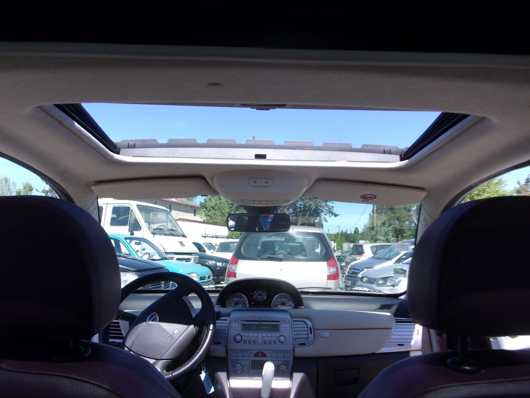 Lancia Ypsilon - 1,4 PLATINO BOITE AUTO