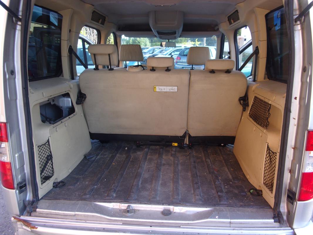 Ford Tourneo Connect - 1,8 TDCI 110CV T210 COURT