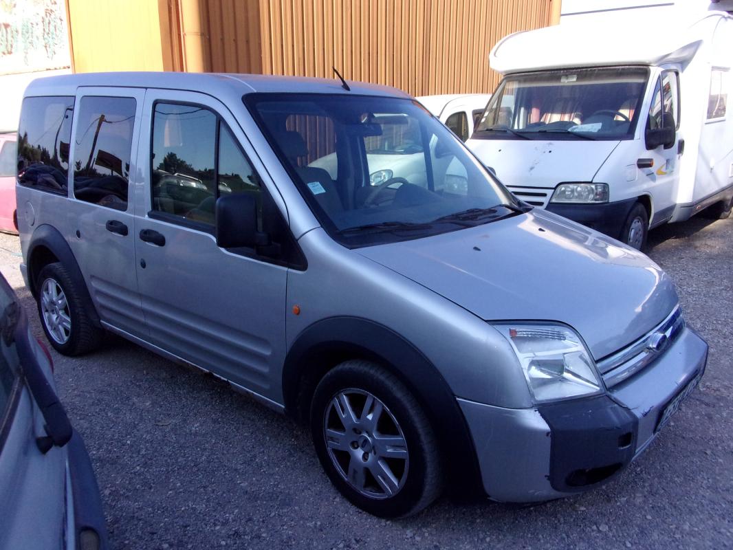 Ford Tourneo Connect - 1,8 TDCI 110CV T210 COURT