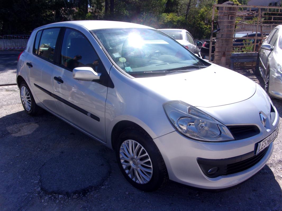 Renault Clio - III 1,6 PROACTIVE DYNAMIQUE BOITE AUTO