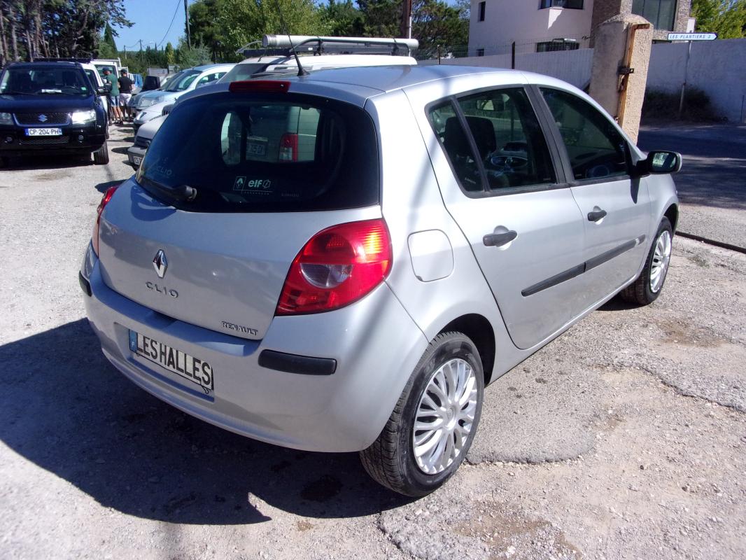 Renault Clio - III 1,6 PROACTIVE DYNAMIQUE BOITE AUTO