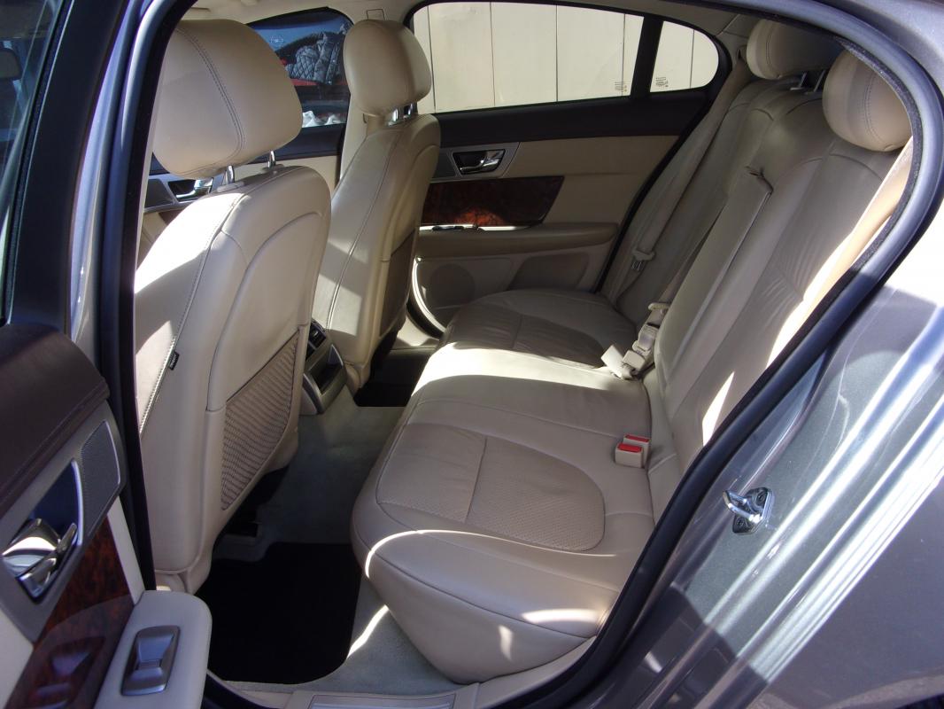Jaguar XF - 2,7 V6D BI-TURBO 207CV PREMIUM BOITE AUTO