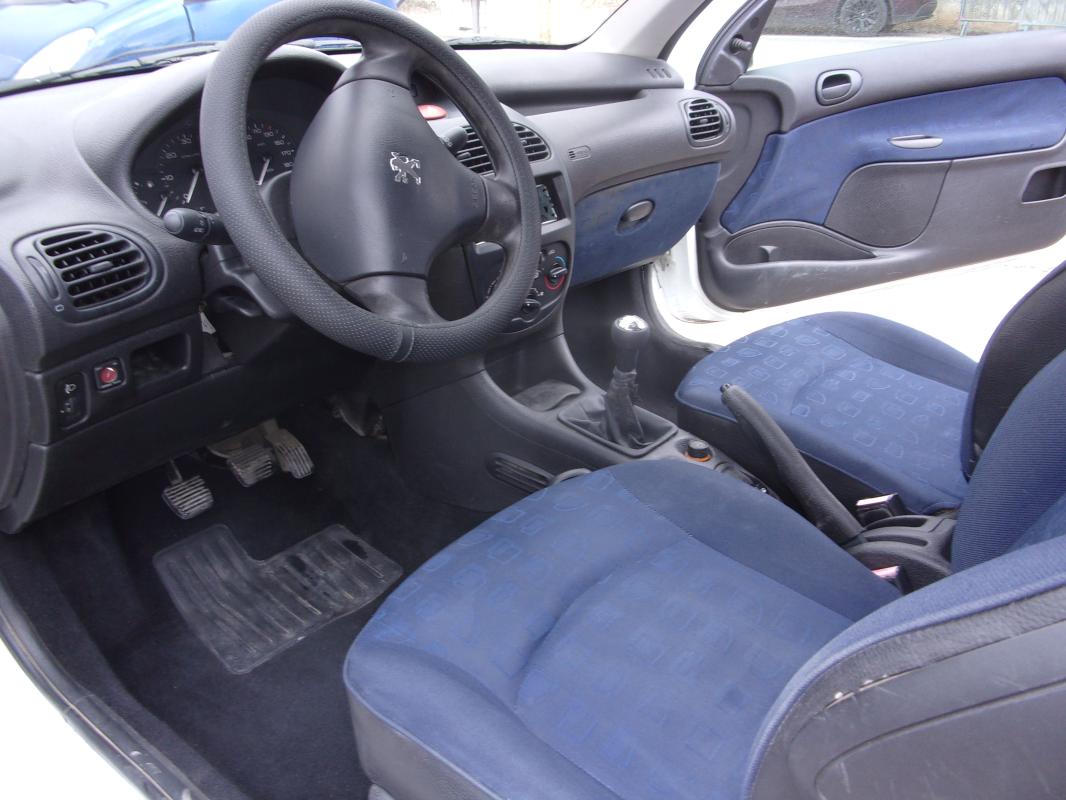 Peugeot 206 - 1,4 HDI XLINE