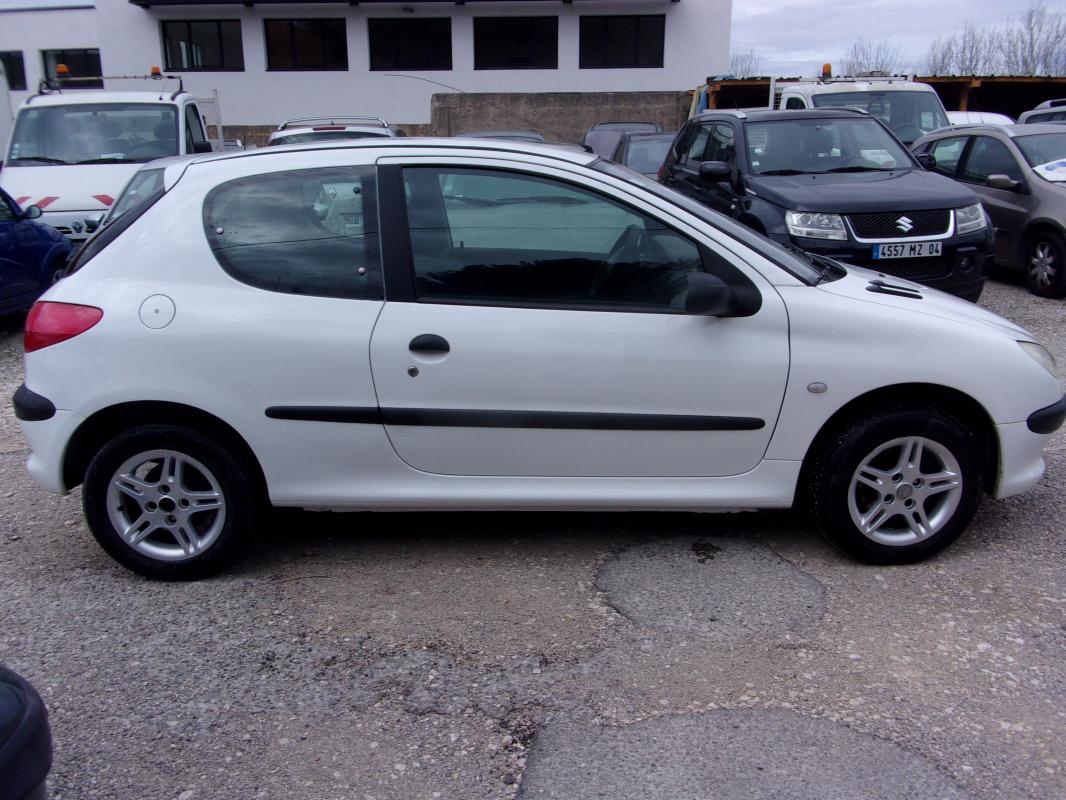 Peugeot 206 - 1,4 HDI XLINE