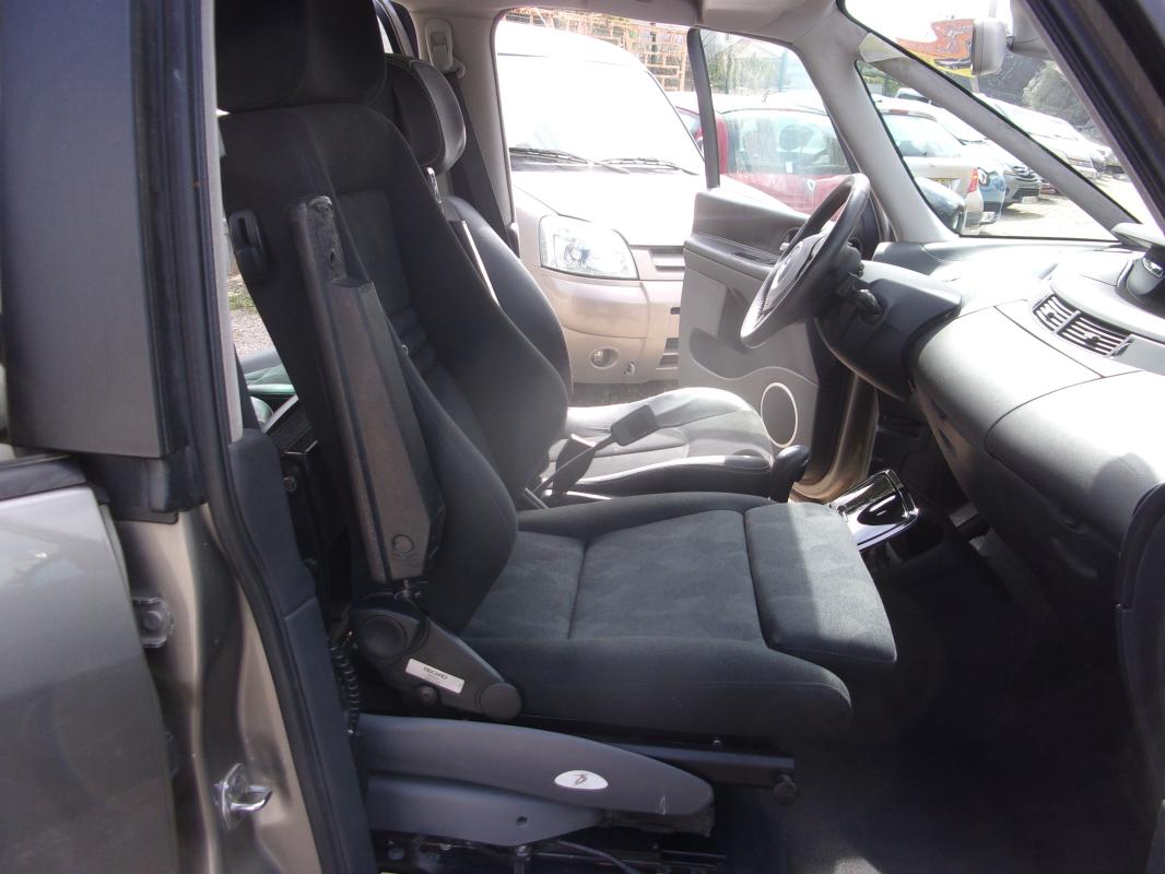 Renault Espace - IV 2.0 HDI 175 CV INTENSE FAP ÉQUIPÉ TPMR BOITE AUTO
