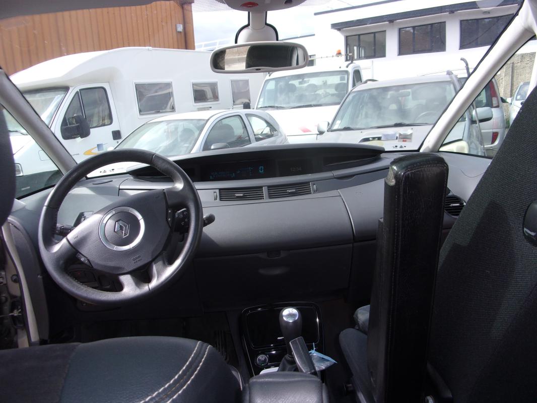 Renault Espace - IV 2.0 HDI 175 CV INTENSE FAP ÉQUIPÉ TPMR BOITE AUTO
