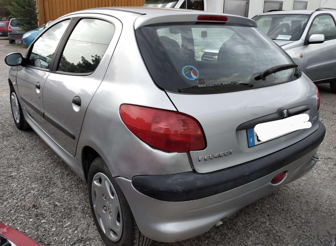 Peugeot 206 - 1,4i XT Pack Clim 75CV BOITE AUTO