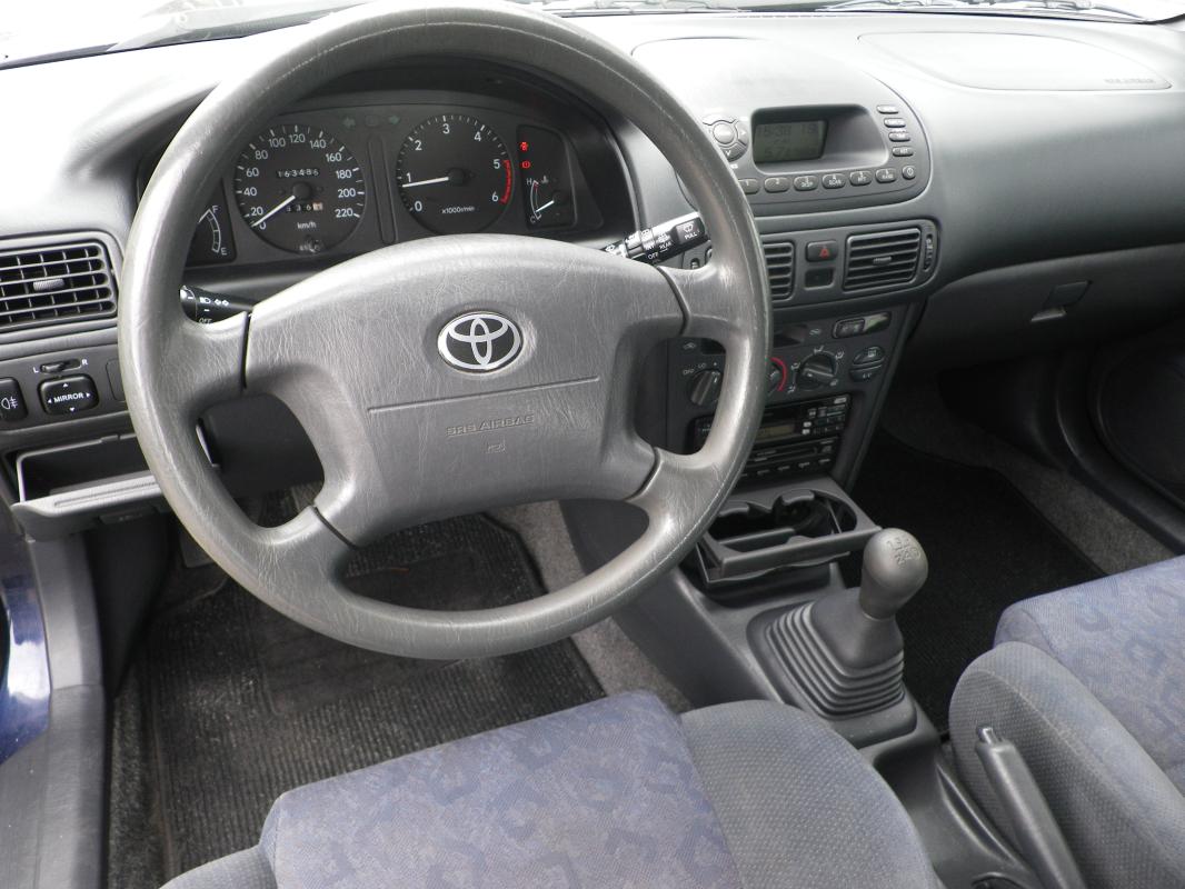 Toyota Corolla - VIII PH2 2.0 D-4D 90 BV5 LINEA TERRA 3P