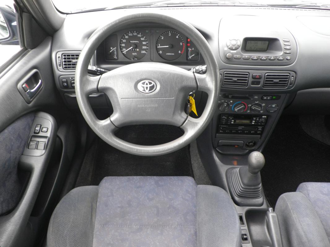 Toyota Corolla - VIII PH2 2.0 D-4D 90 BV5 LINEA TERRA 3P