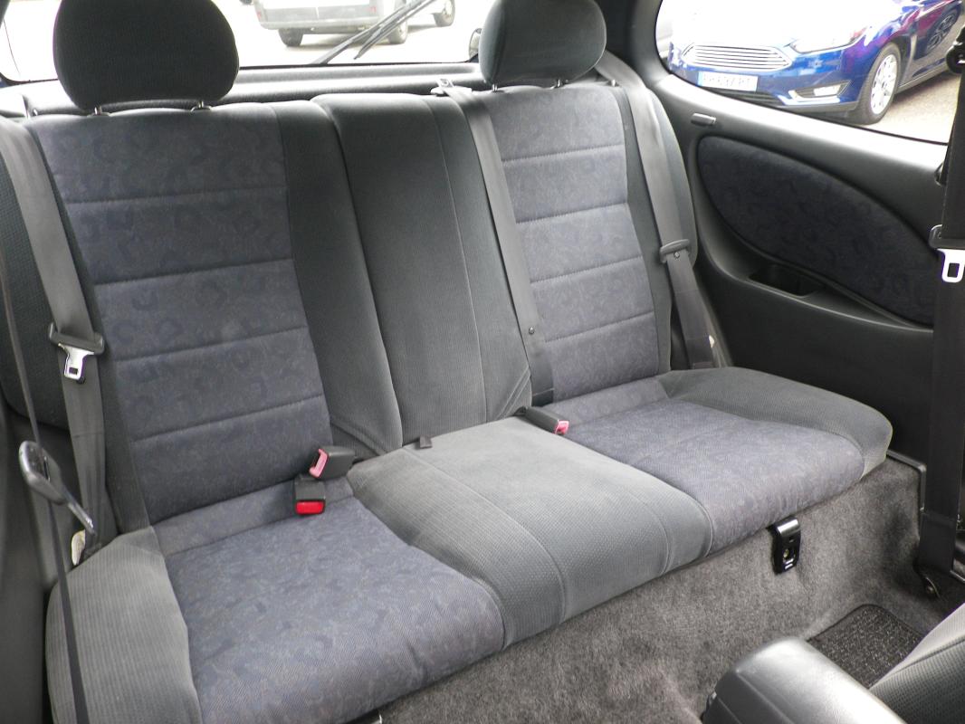 Toyota Corolla - VIII PH2 2.0 D-4D 90 BV5 LINEA TERRA 3P